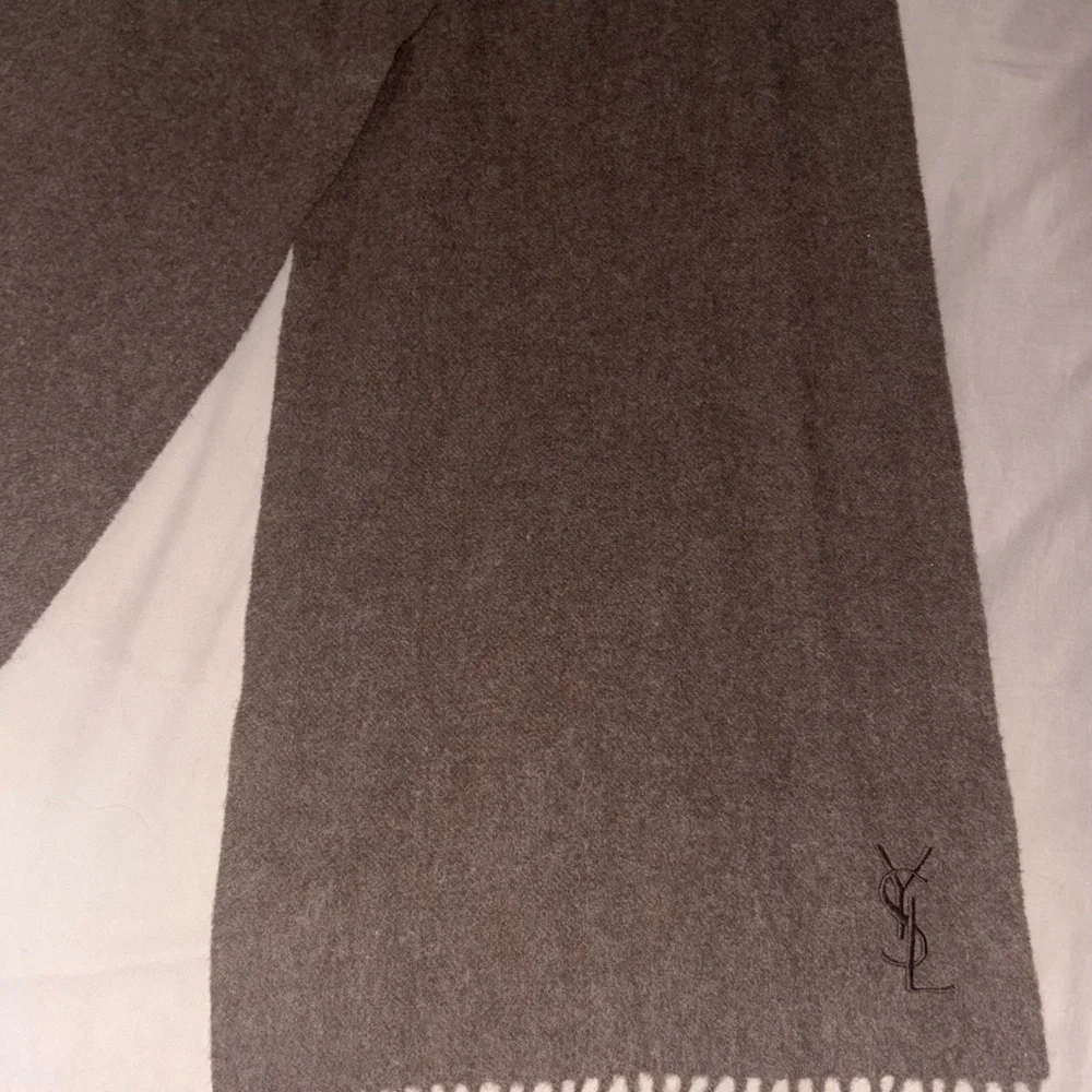 Gray Fringed Scarf - Picture 5 of 7